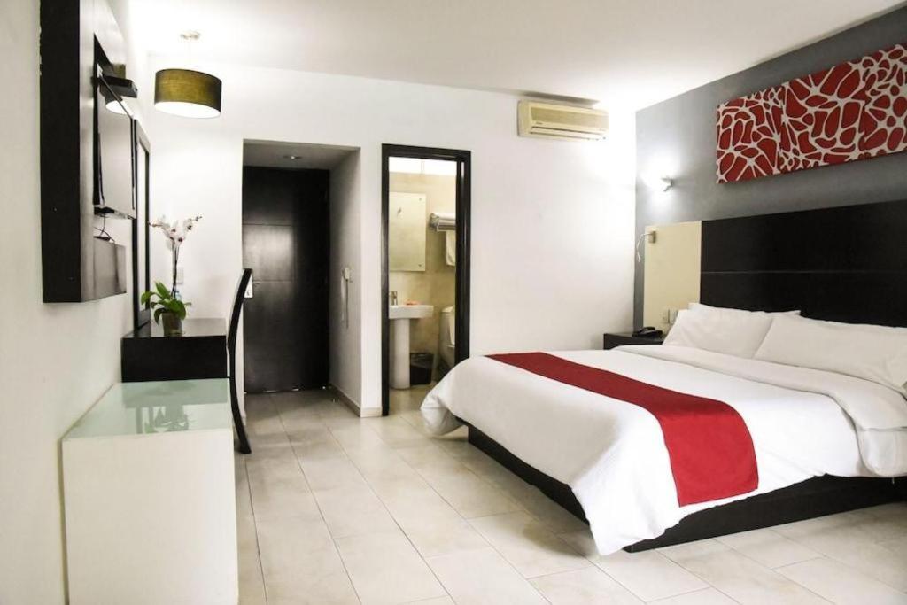 Hotel Portonovo Plaza Expo Zapopan Exterior photo